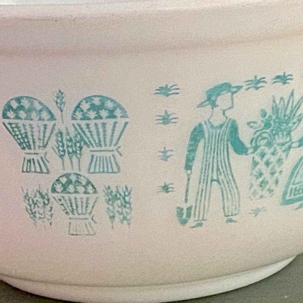 Pyrex mixing bowl, large. Vintage. 2.5 quart. - Picture 2 of 6
